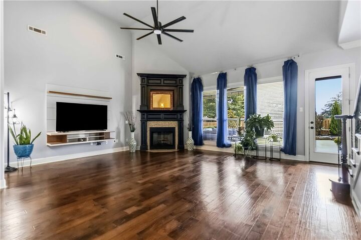 Property Photo: 2802 Rainier Road AR 72758