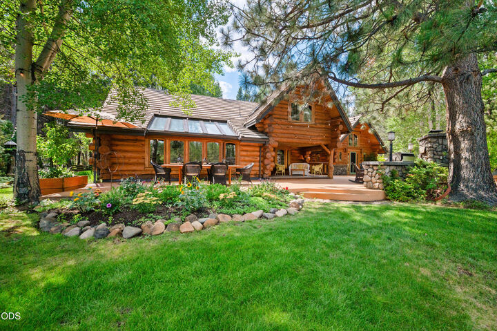 Property Photo: 56648 Lunar Drive OR 97707