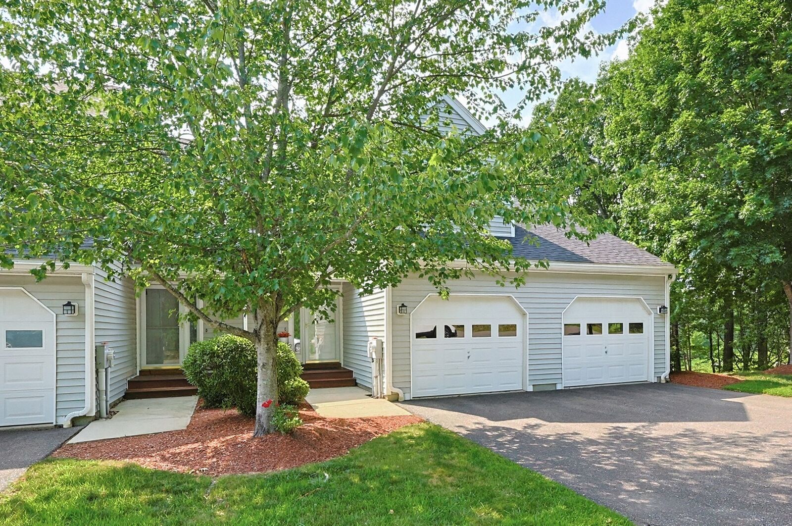 Property Photo: 42 Mountain Laurel Ln 42 MA 01420