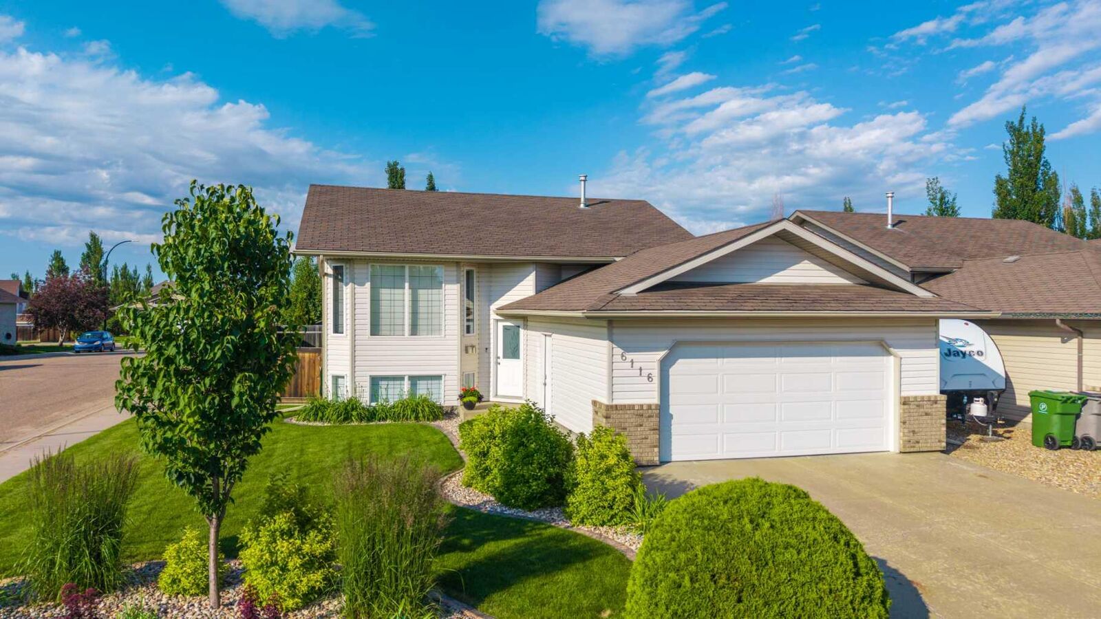 Property Photo:  6116 21 Street  AB T9V 3J9 