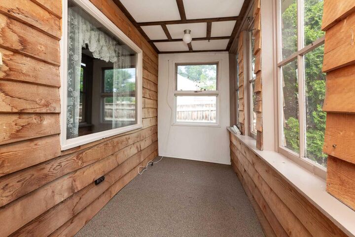 Property Photo: 1238 7 Avenue S AB T1J 1K8