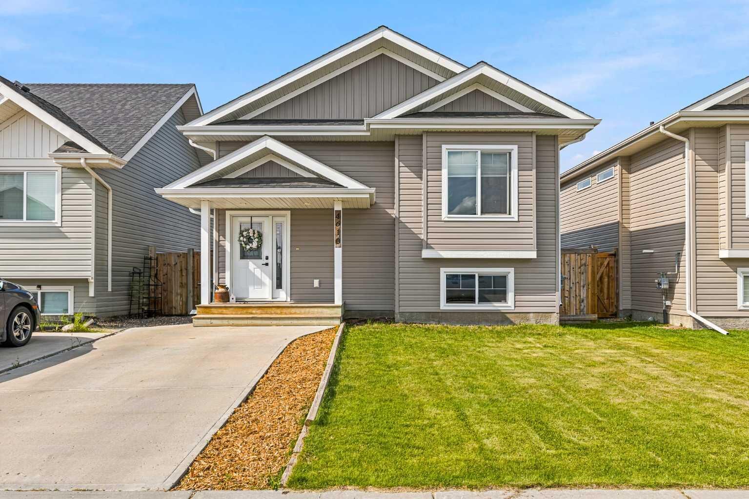 Property Photo: 4610 16 Street SK S9V 2K9