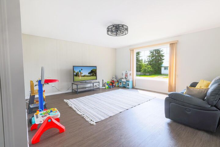 Photo de la propriété:  5116 51 Avenue  AB T0M 0M0 