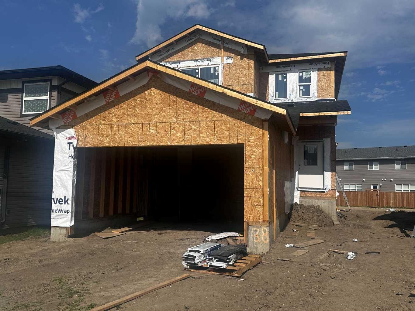 Property Photo:  138 Norseman Close  AB T4G 0G5 
