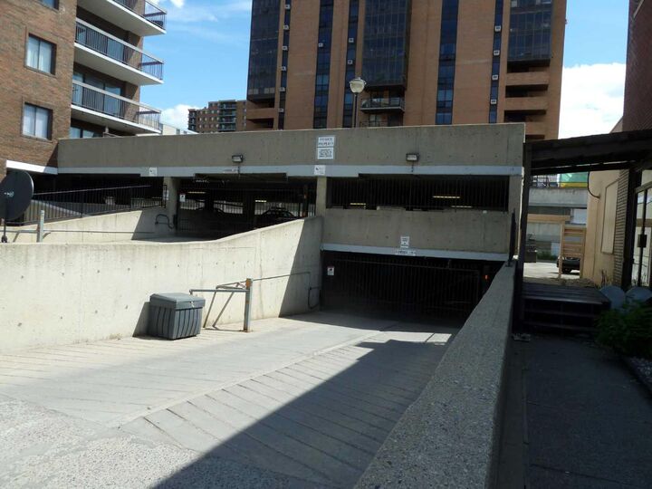 Property Photo: 1335 12 Avenue SW 811 AB T3C 3P7
