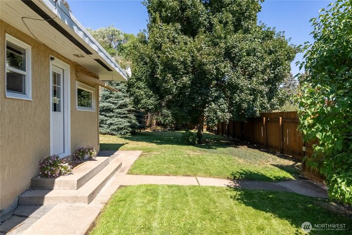Property Photo:  658  Twisp-Carlton Road  WA 98856 