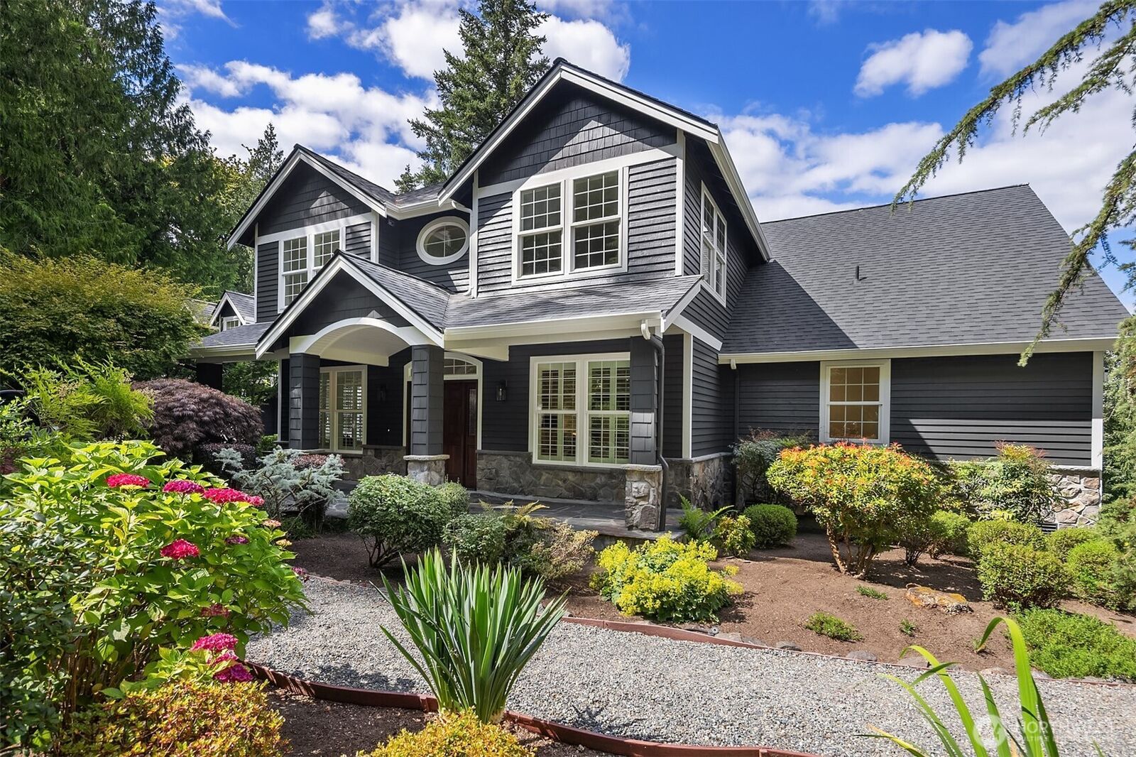 Property Photo: 26218 SE Old Black Nugget Road WA 98029