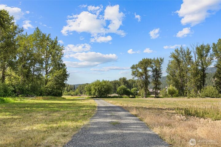 Property Photo: 691 Quail Drive WA 98922