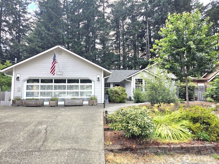 Property Photo: 5021 Beverly Drive NE WA 98516