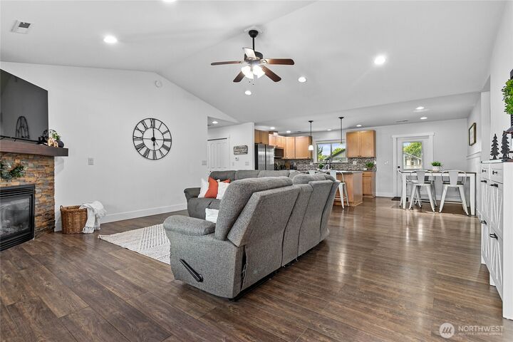 Property Photo: 404 Amareen Court WA 98276