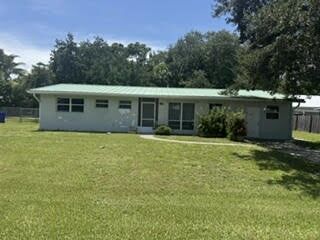 Property Photo:  1725 24th Avenue  FL 32960 