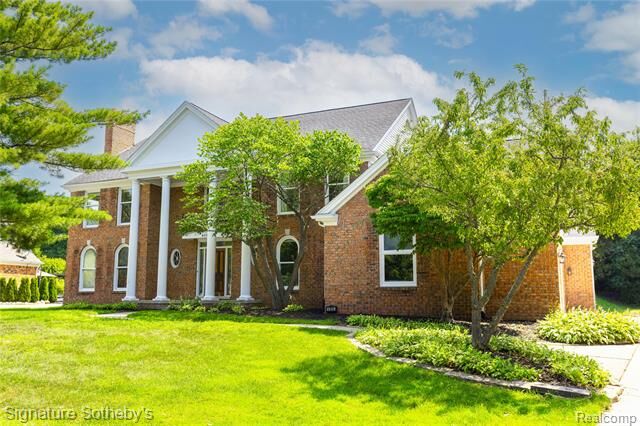 Property Photo: 4866 Riverchase Drive MI 48098