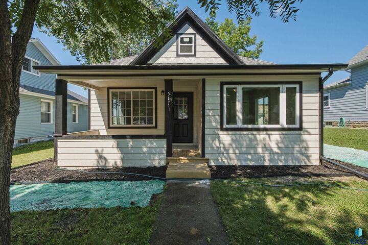 Property Photo: 517 Center Ave SD 57030