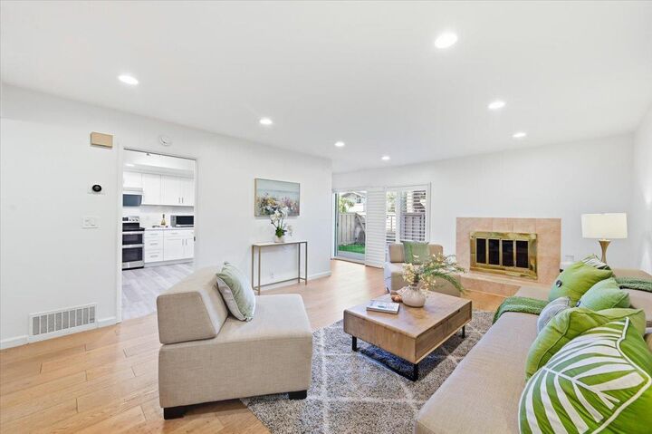 Property Photo: 655 Libra Lane CA 94404