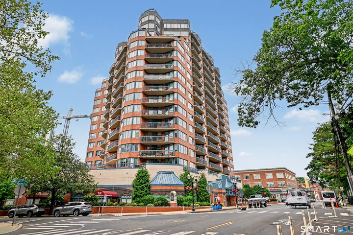 Property Photo:  25 Forest Street 7F  CT 06901 