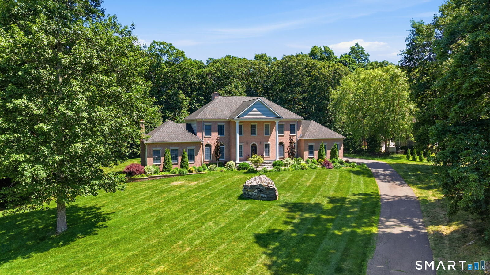 Property Photo:  52 Country Club Road  CT 06043 