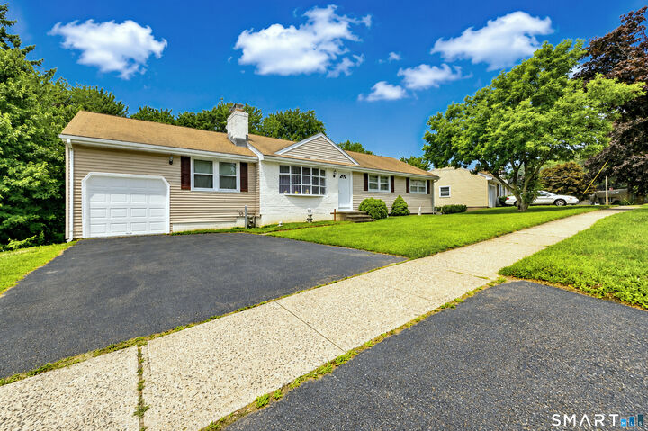 Property Photo: 195 Emerald Place CT 06614
