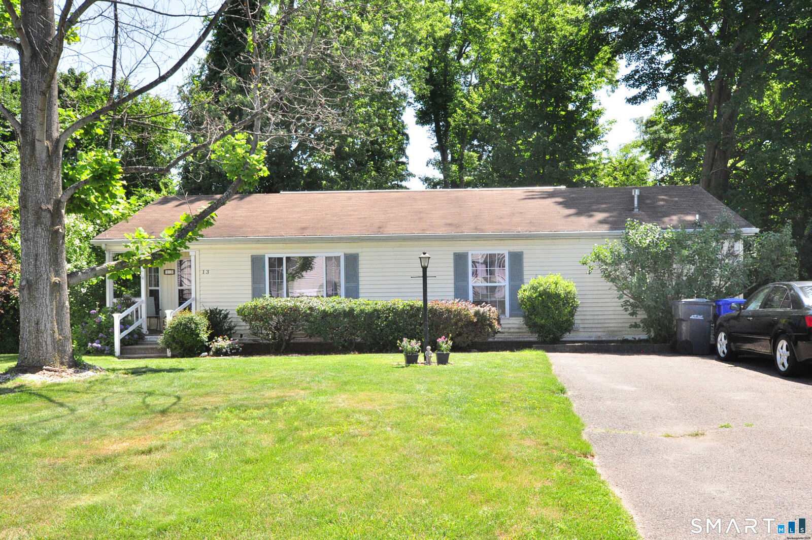 Property Photo:  13 Laurel Circle  CT 06088 