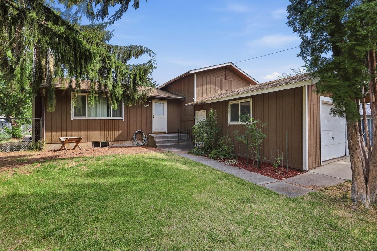 Property Photo:  11319 E Grace Ave  WA 99206 