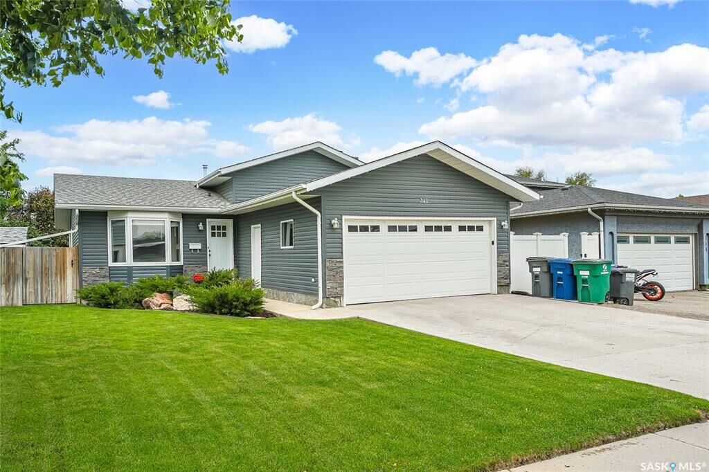 Property Photo: 342 Haslam Crescent SK S7S 1E5