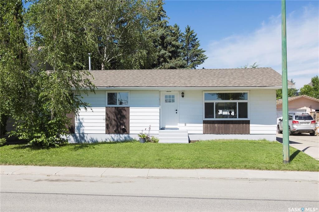 Property Photo: 1614 McKercher Drive SK S7H 5E1