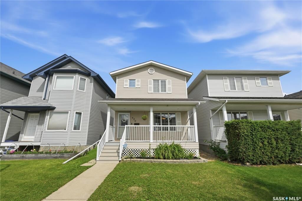 Property Photo: 426 Rutherford Crescent SK S7N 4X7