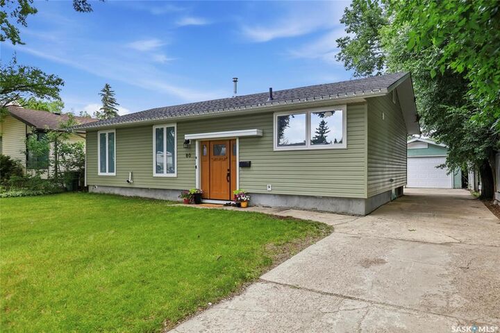Property Photo:  80 Cameron Crescent  SK S4S 2X2 