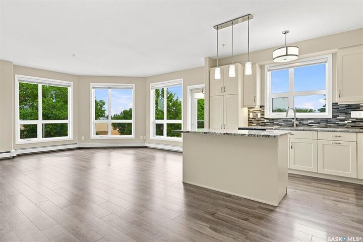 Property Photo:  1015 Moss Avenue 210  SK S7H 4J3 