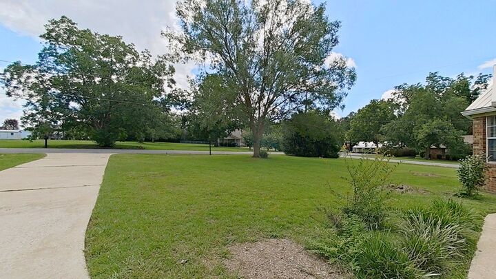 Property Photo: 9 NE 25th St GA 39828