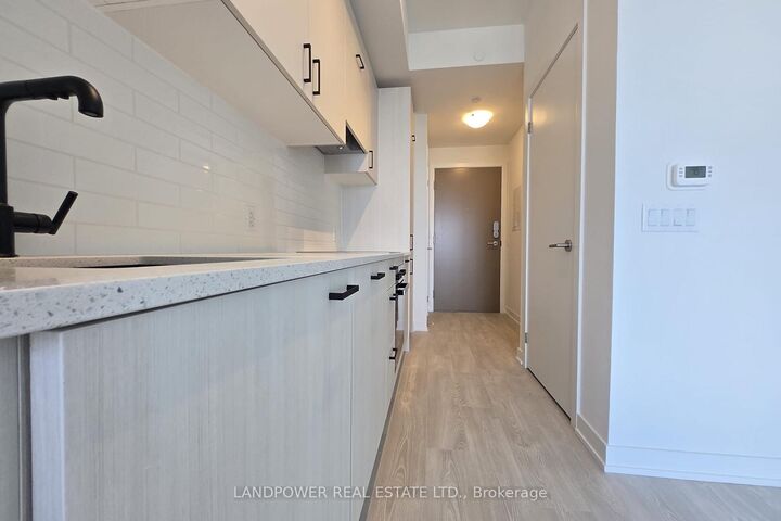 Property Photo: 5 Quarrington Lane 3208 ON M3C 0S5