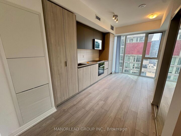 Property Photo: 400 King Street W 1616 ON M5V 0X8