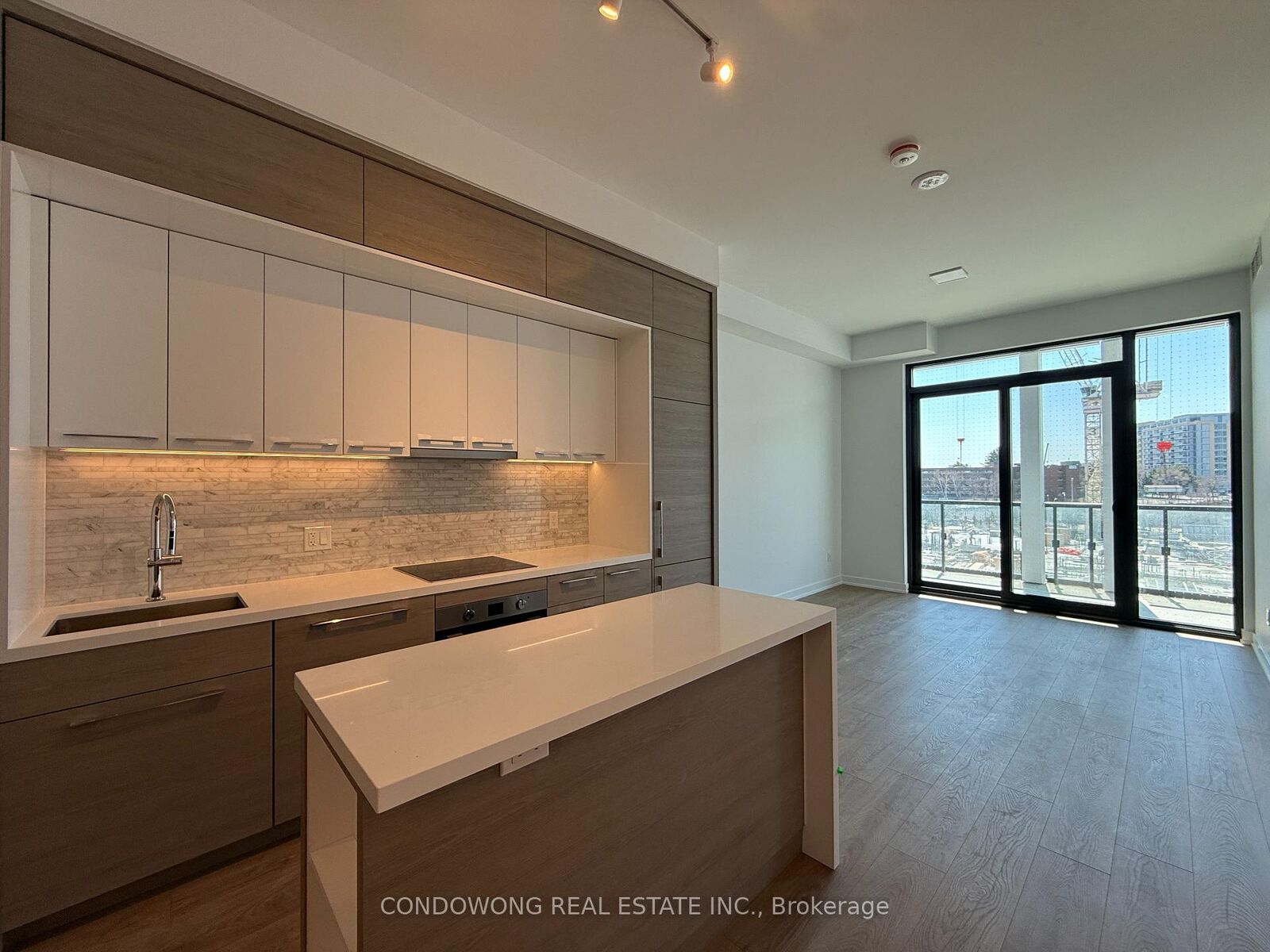 Property Photo: 29 Green Trail Court 212 ON M2K 0J9