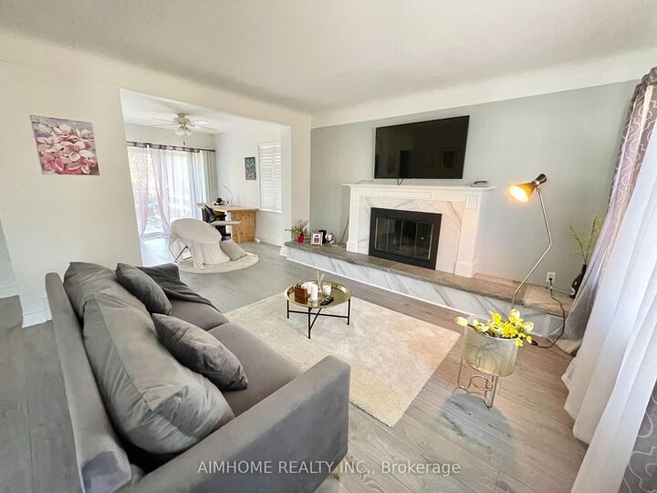 Property Photo: 5594 Woodland Boulevard ON L2G 5K7