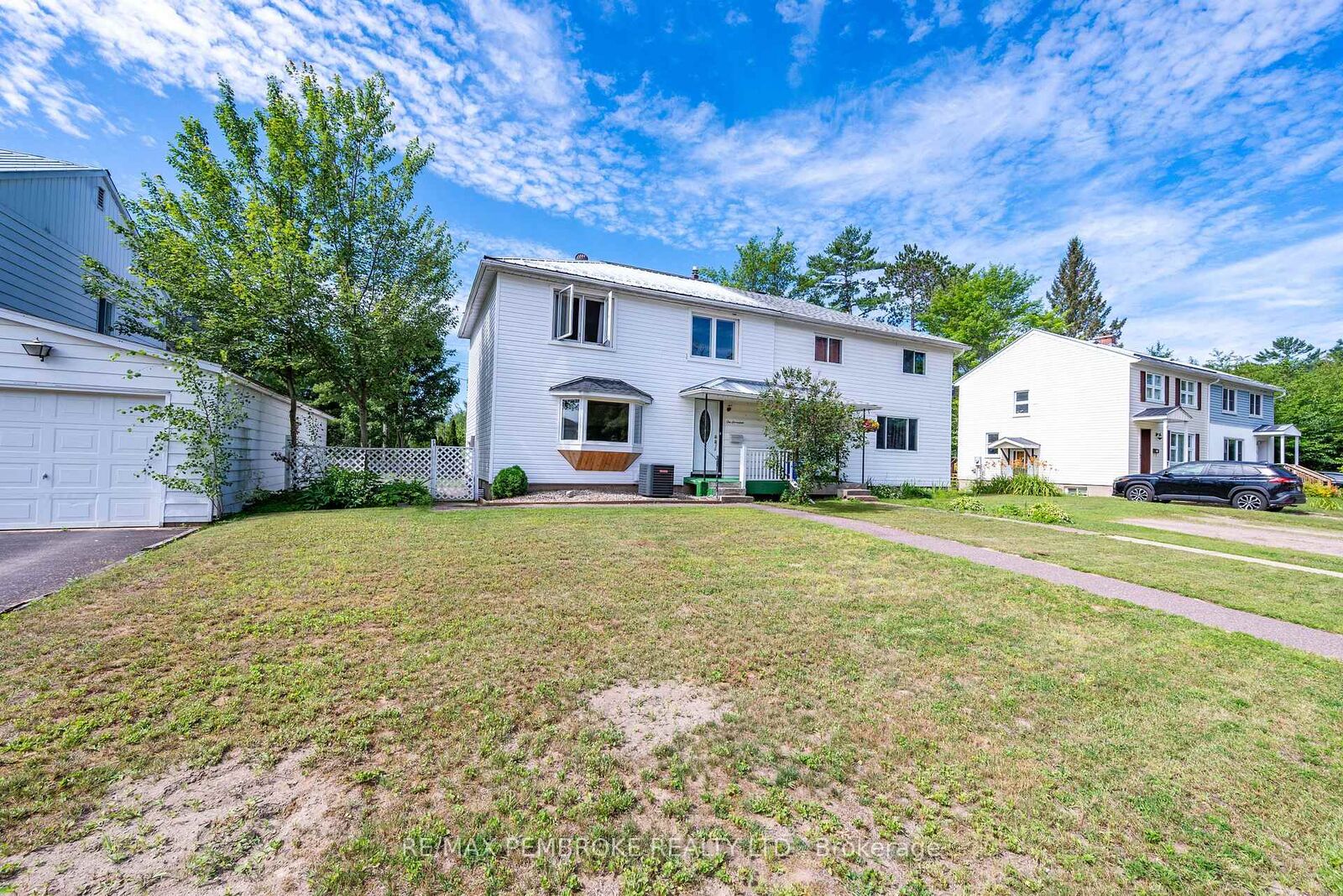 Property Photo: 117 Algonquin Street ON K0J 1P0