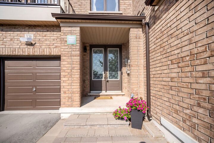 Property Photo: 336 Elyse Court ON L4G 2C9