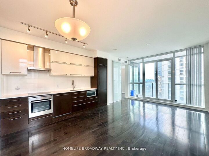 Property Photo:  