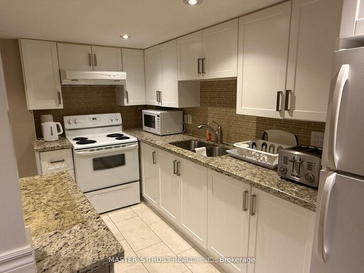 Property Photo: 206 Aspenwood Dr Drive ON L3X 3L1