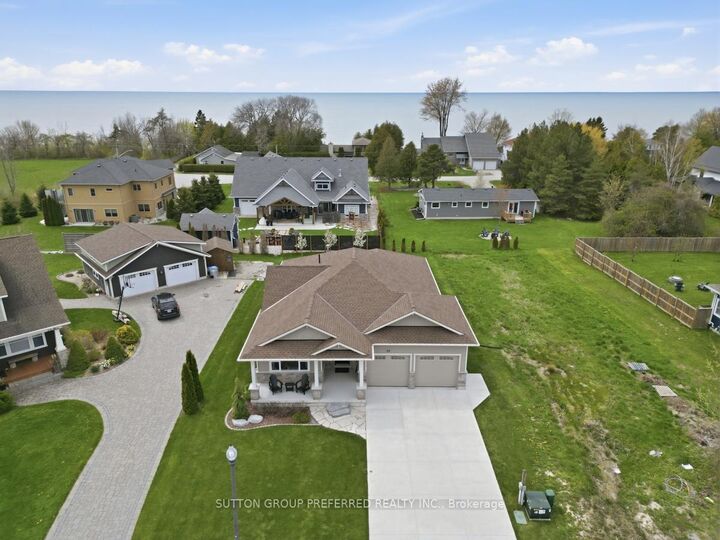 Property Photo: 26 Thimbleweed Drive ON N0M 1G0