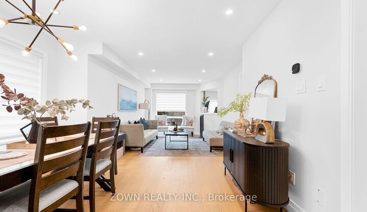 Property Photo:  5253 Bushelgrove Circle  ON L5M 6C5 