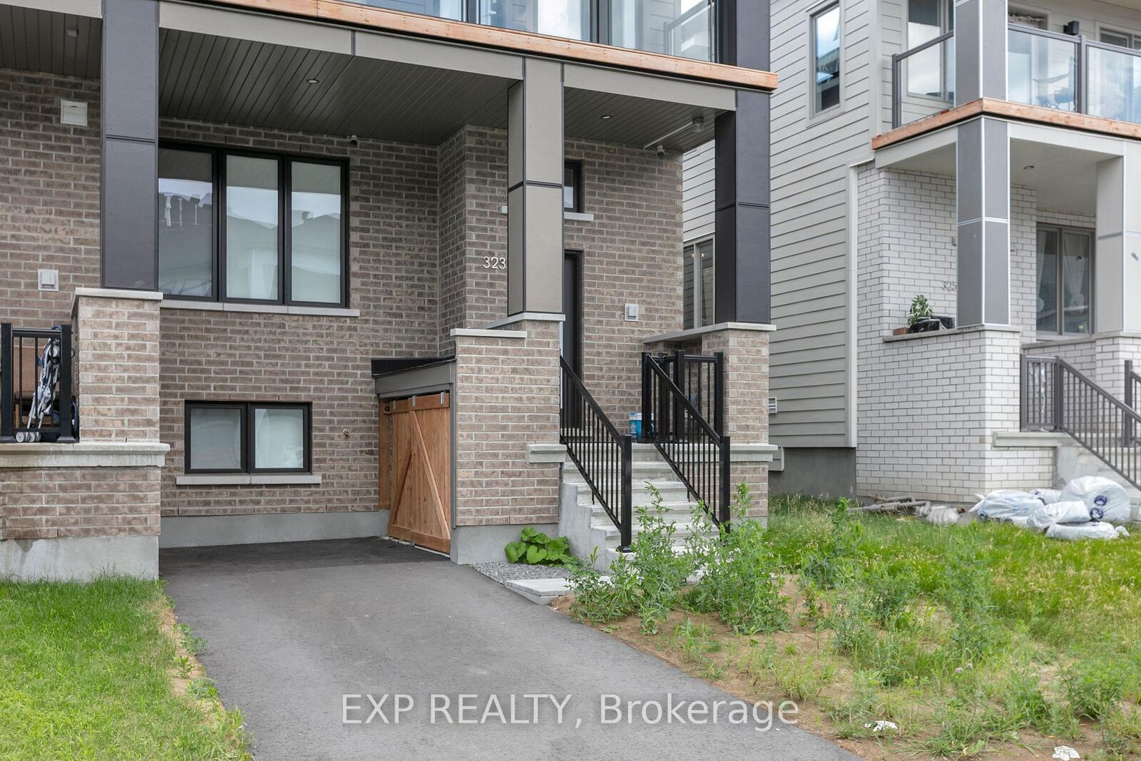 Property Photo: 323 Catsfoot Walk ON K2J 7G9