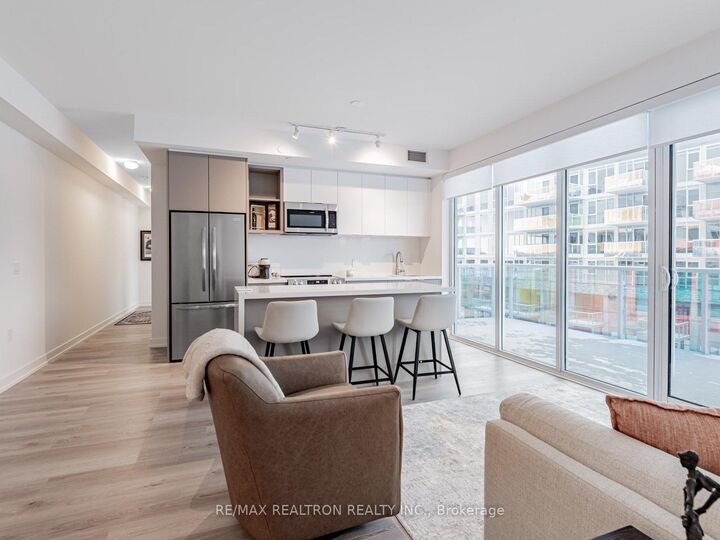 Property Photo: 333 Sunseeker Avenue 428 ON L9R 0R6