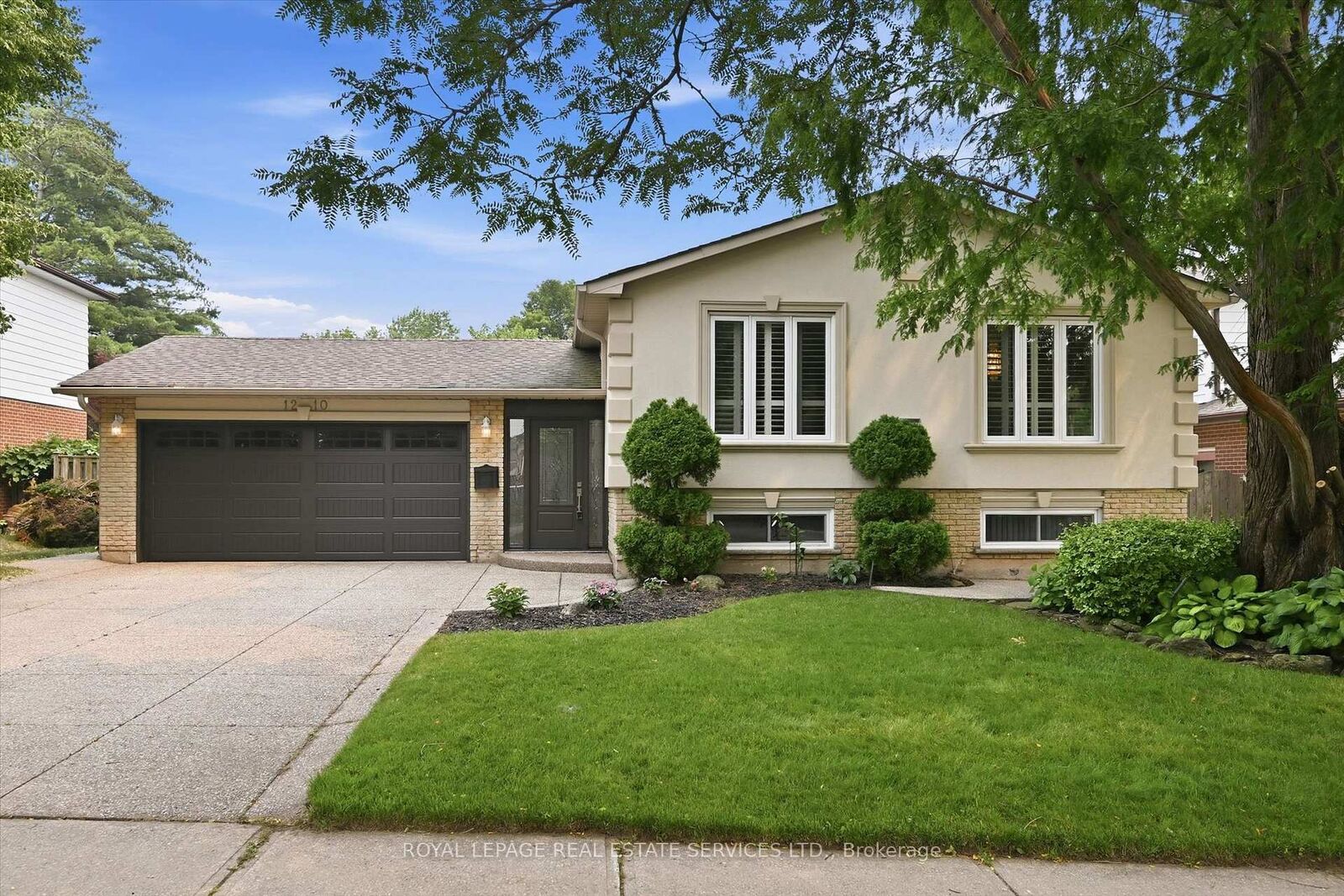 Property Photo: 1210 Grand Boulevard ON L6H 2X5