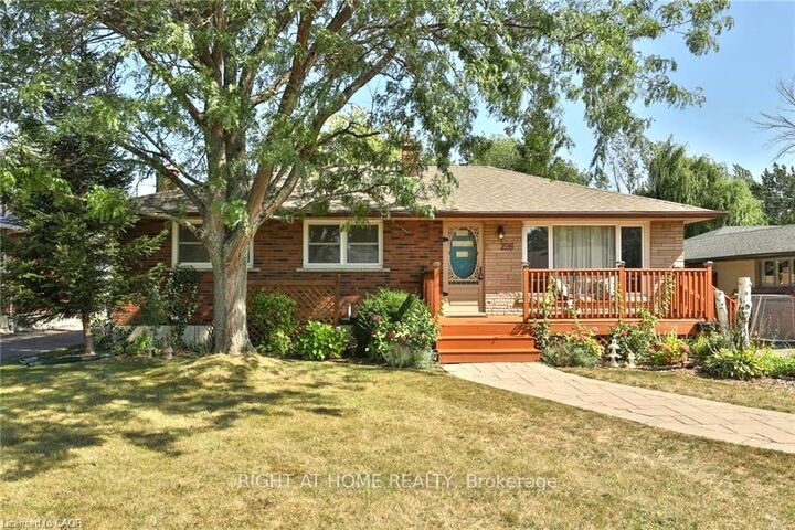 Property Photo:  226 Bel Air Avenue  ON L8E 5K2 
