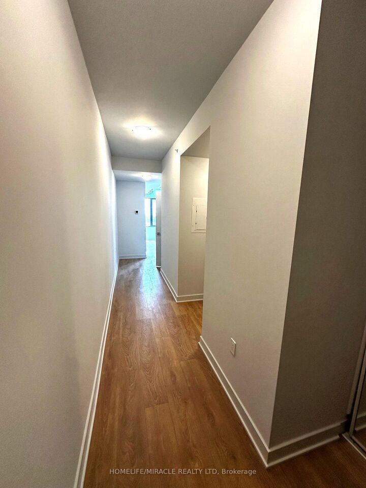 Property Photo:  2920 Highway 7 N/A 3009  ON L4K 0P4 