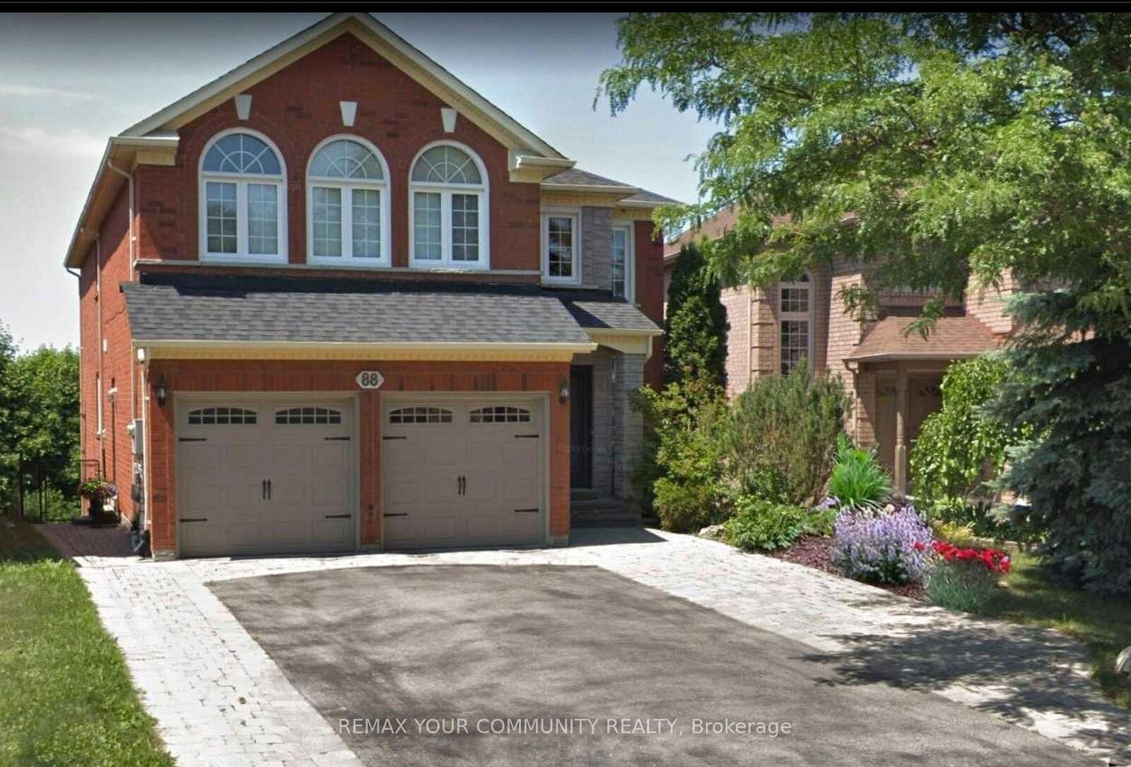 Property Photo: 88 Pinnacle Trail Lower Level ON L4G 7G6