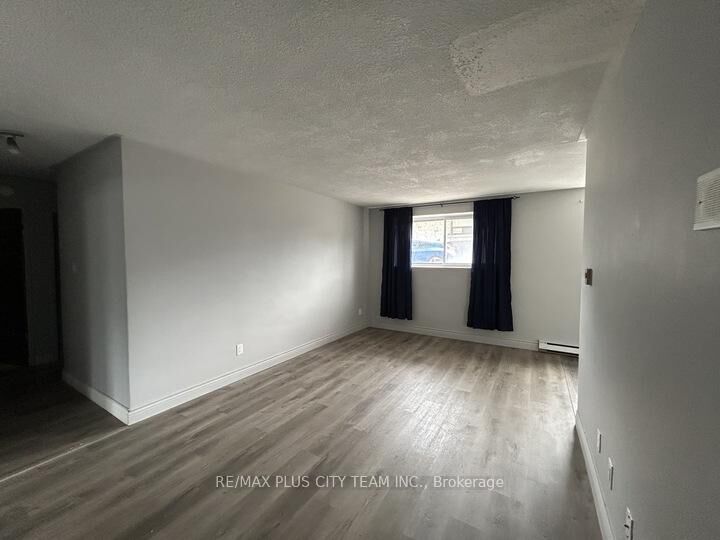 Property Photo:  200 Park Road 101  ON L1J 4L8 
