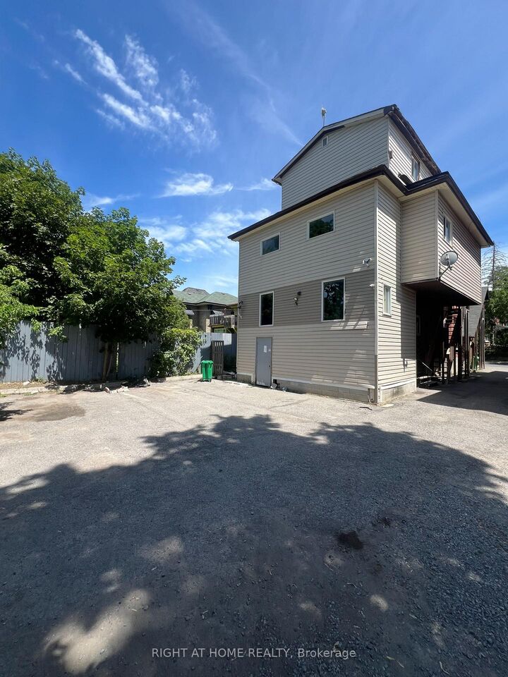 Property Photo: 541 Aylmer Street N ON K9H 3W6