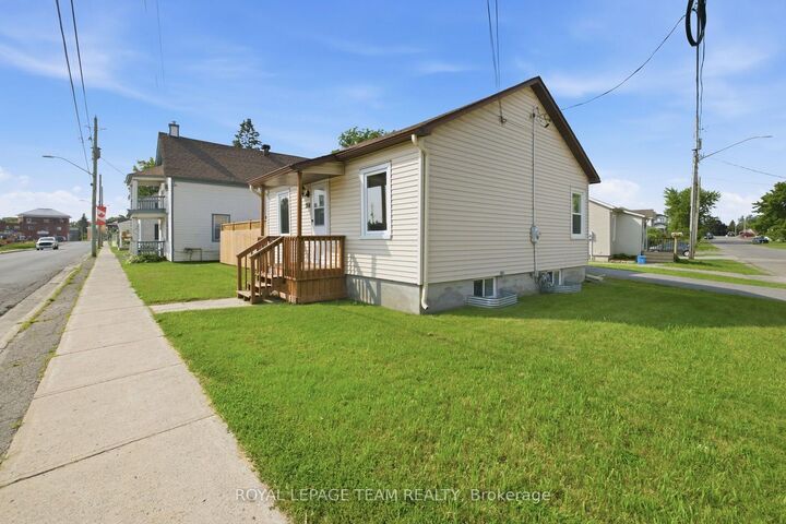 Property Photo:  218 Rideau Street  ON K0G 1J0 
