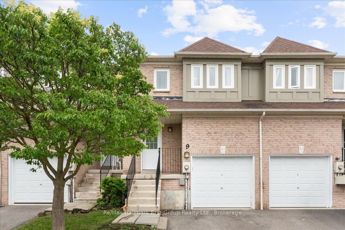 Property Photo: 9 Alexis Way ON L1R 2N9