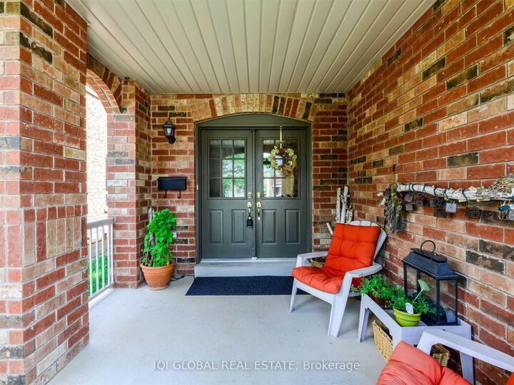 Property Photo: 196 Featherstone Road N ON L9T 6K3